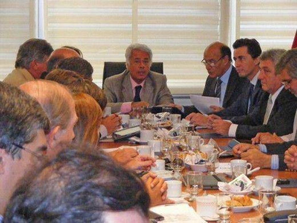 El gobernador no apoyar� listas en la interna del PJ para las elecciones de octubre