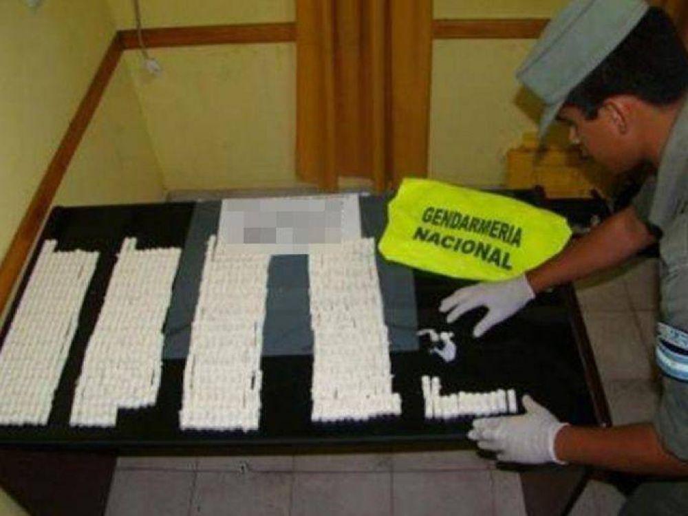 Detuvieron a dos hombres con cuatro kilos de cocaina