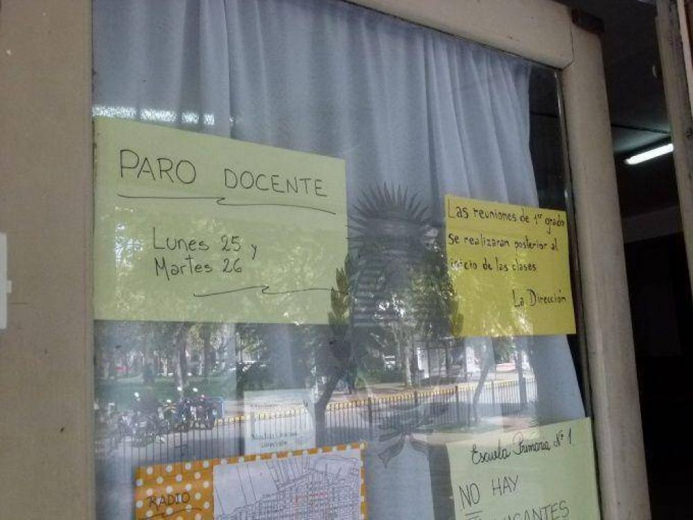 Adhesi�n total de docentes zarate�os al paro