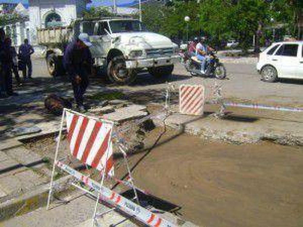 La Municipalidad interviene baches de importantes dimensiones