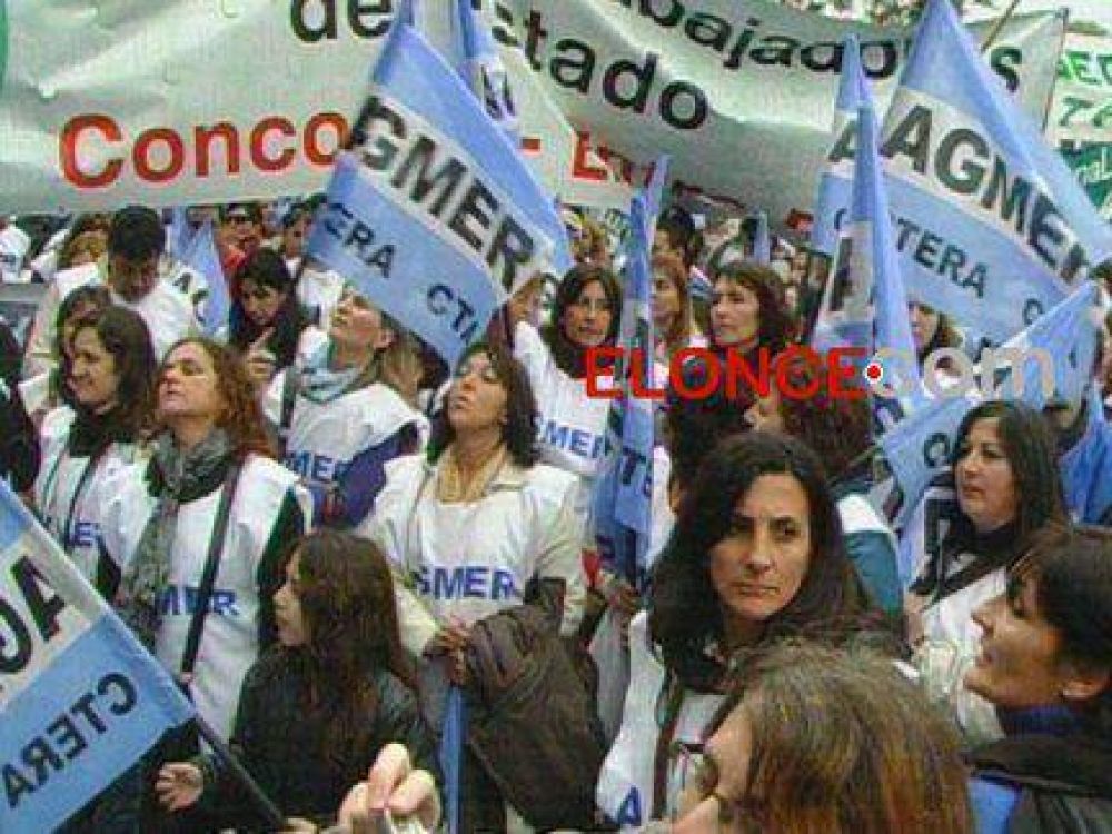 AGMER se moviliza a Casa de Gobierno junto con CTA Entre R�os y ATE 