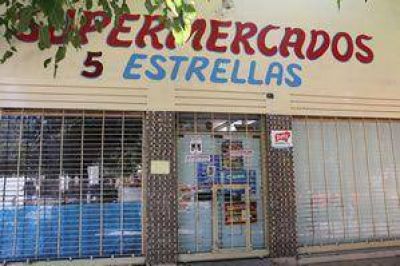 Clausuraron dos locales por vender mercader�a vencida	