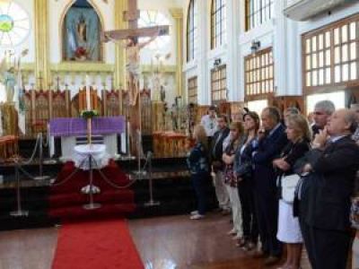 Una multitud despide al Padre Miranda en la Parroquia Sagrado Coraz�n