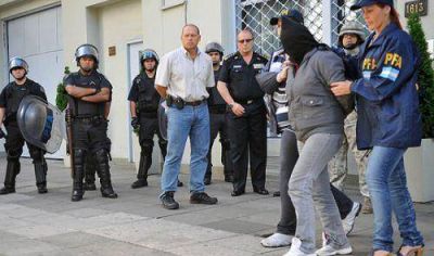 Desbaratan banda narco y secuestran coca�na