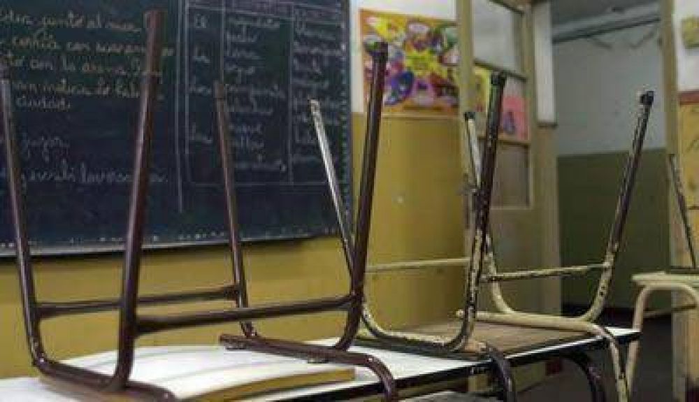 Los docentes paran otra vez el 6 de marzo contra la administraci�n Peralta