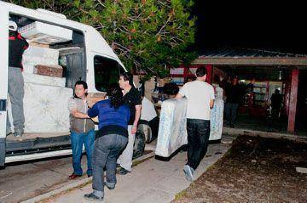 Asisten a damnificados tras temporal