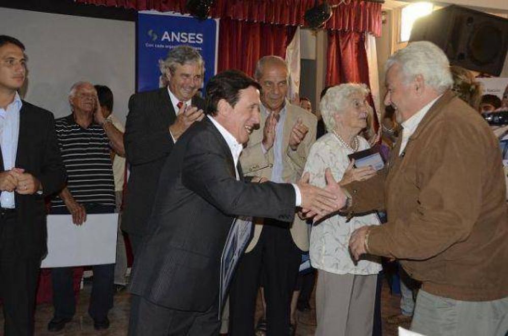 D�az P�rez puso en marcha el Plan de Capacitaci�n en Inform�tica N�stor Kirchner