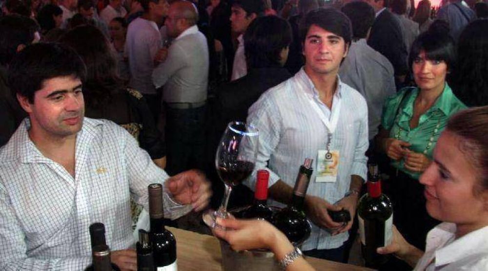 Una gran degustaci�n llen� de color la previa a la Vendimia