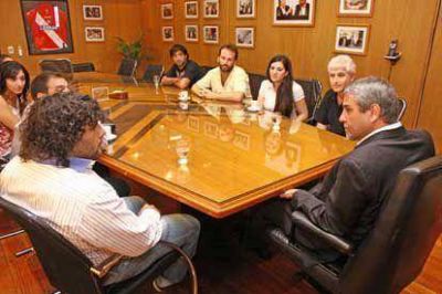 El Intendente Ferraresi se reuni� con representantes de una federaci�n internacional de voluntariado