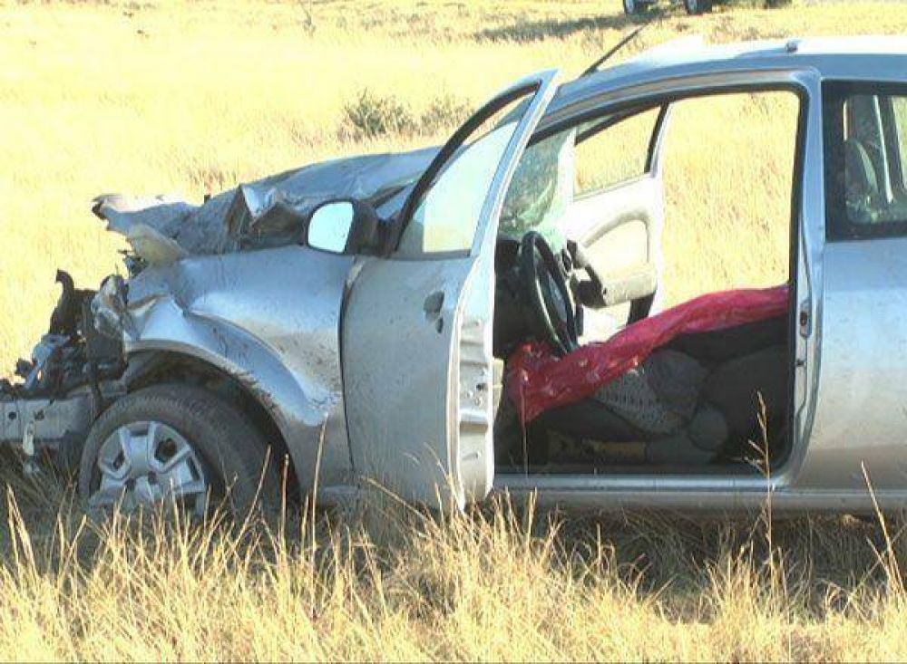 Una mujer muri� tras un violento choque en la ruta 33