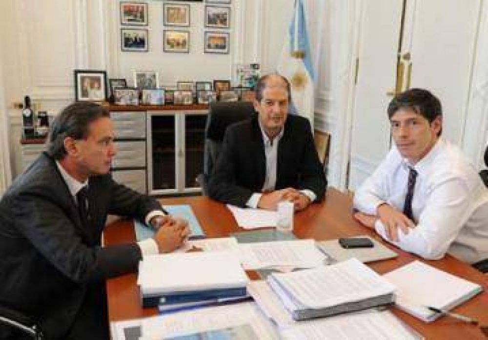 Acompa�ado de Pichetto, Sabbatella se reuni� con Abal Medina