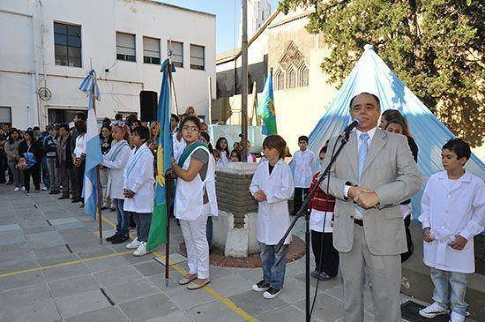 Inicio de clases en Ituzaing�