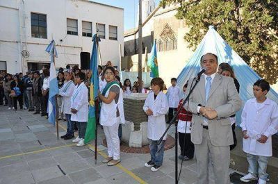 Inicio de clases en Ituzaing�