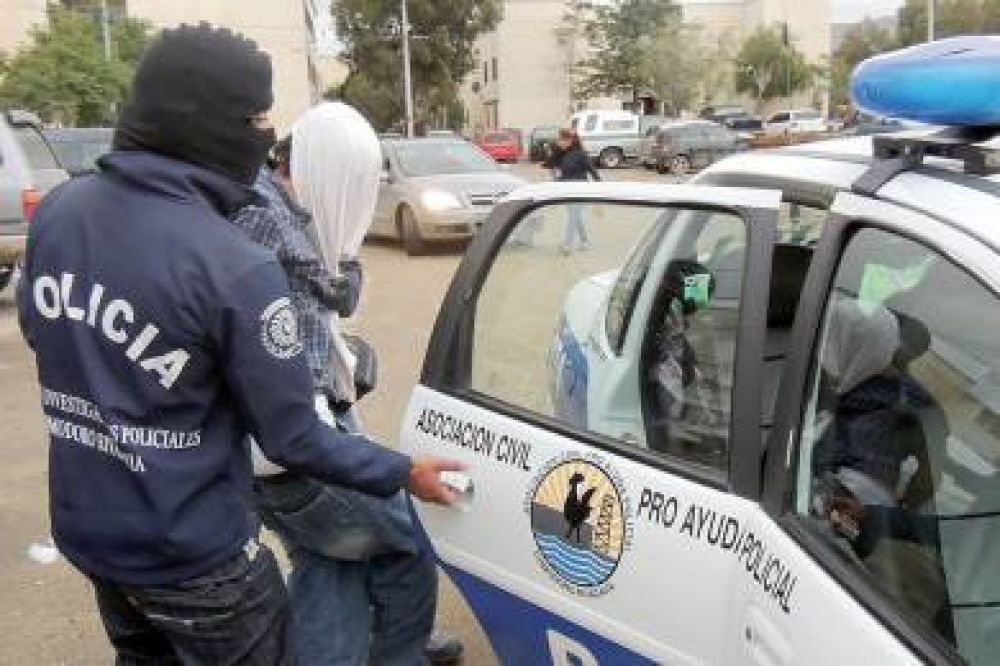 Reconocido personaje detenido por asalto a la rotiser�a El Fog�n