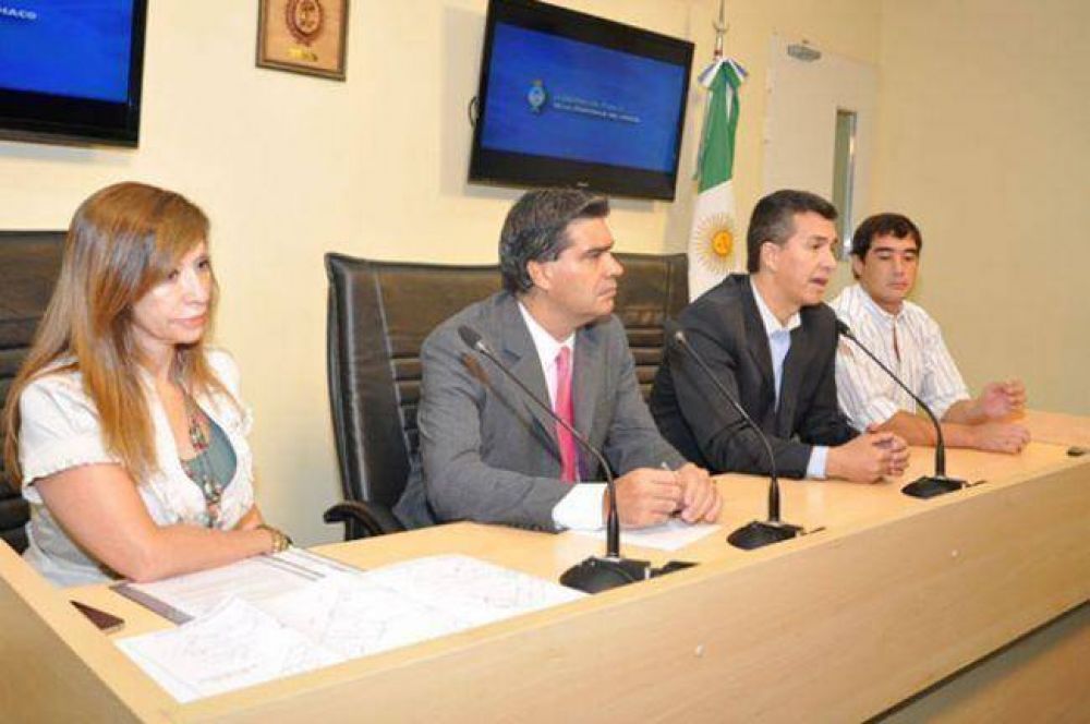 Se firm� el convenio para la construcci�n del Parque de la Democracia y la Juventud