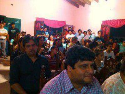 El SITRAMF concret� charlas sobre �el voto joven� y �la ley de medios� en el barrio Obrero