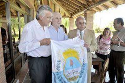 Muri� Aldofo Zald�var, gran luchador por la integraci�n	
