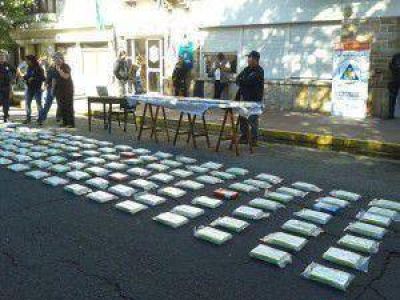 Secuestraron 165 kilos de coca�na dentro de un autom�vil que pretend�a ingresar en Mar del Plata