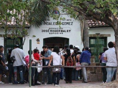 Reanuda ense�anza de idiomas en los barrios salte�os