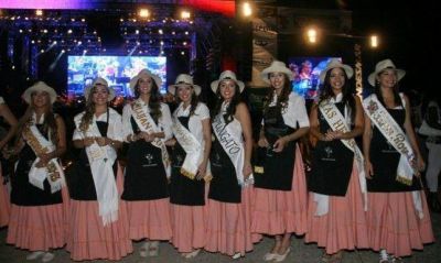 El aeropuerto brill� con �M�sicas del Sur�, la nueva edici�n de la Fiesta de la Cosecha