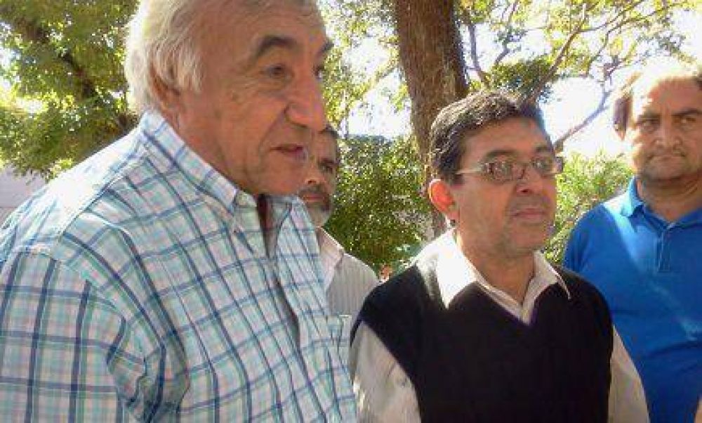 Gremios exigen que Franco los convoque a tratar paritarias 