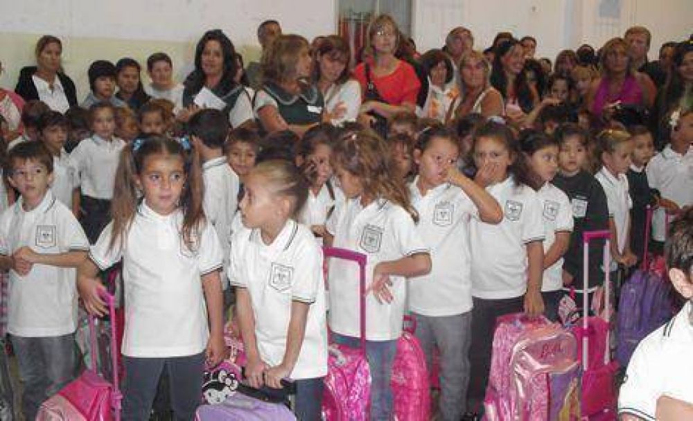 Las clases comienzan hoy, pero reci�n el viernes con normalidad 