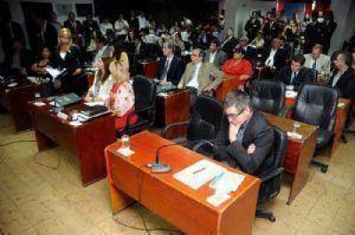 Pelea por los asesores: Se tens� la relaci�n