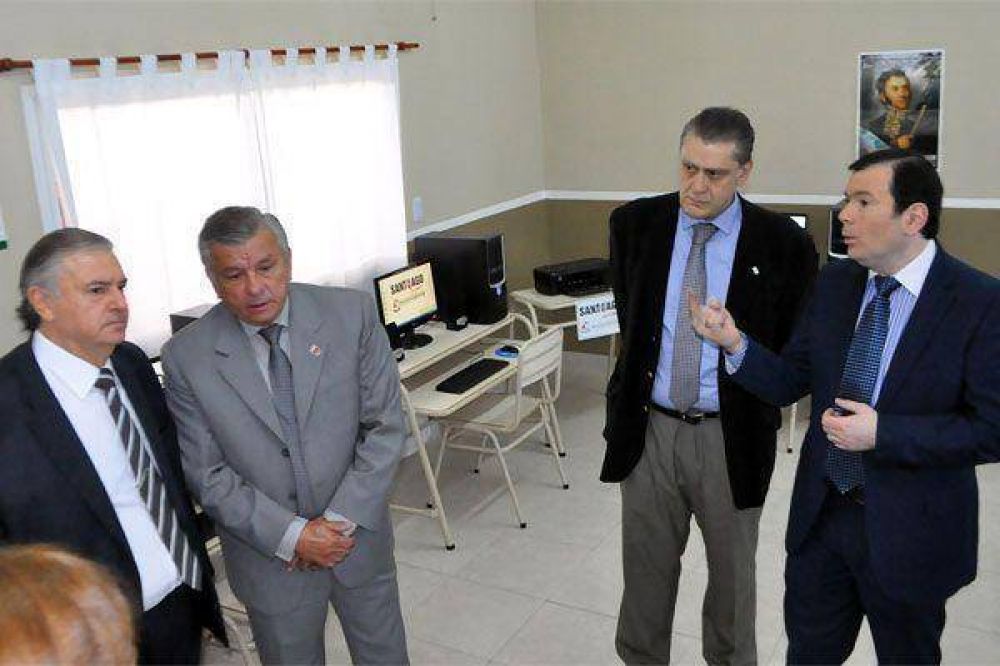 El Intendente Infante acompa�� al Gobernador en la inauguraci�n de la Escuela Jos� Hern�ndez