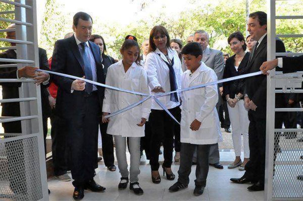 Zamora: "Estoy convencido que la educaci�n no es un gasto sino una inversi�n"