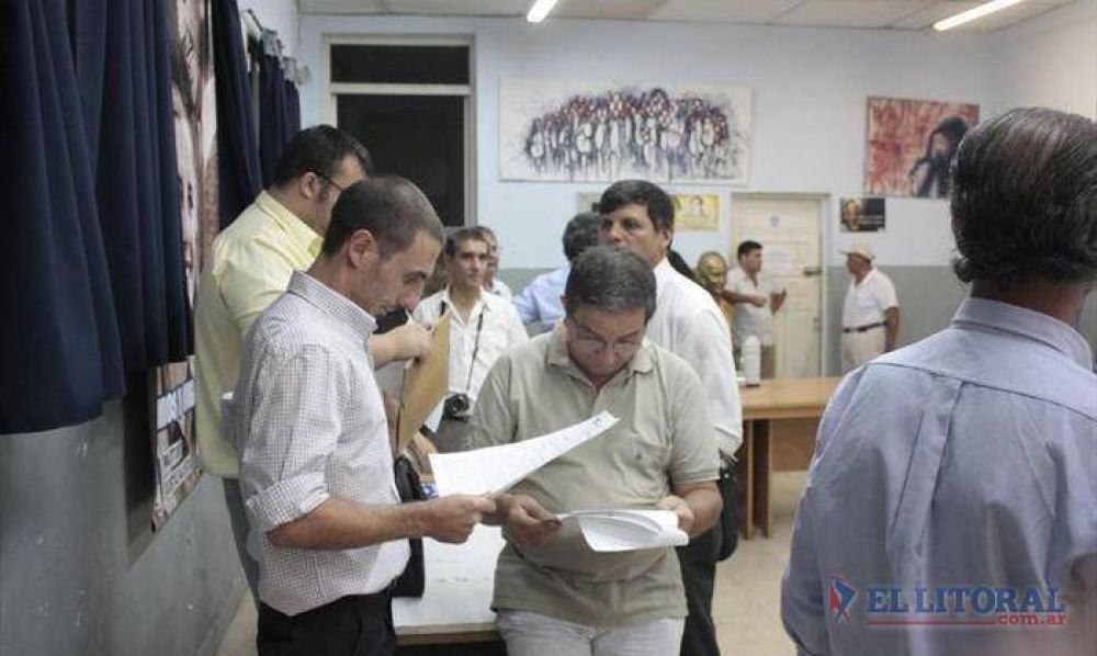 Abatte se uni� a Karlen y al sciolismo para dar batalla a la c�pula peronista en las urnas