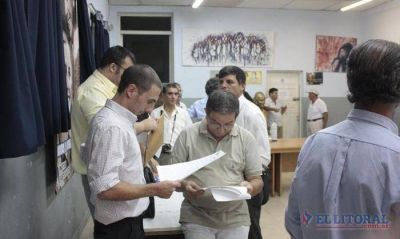 Abatte se uni� a Karlen y al sciolismo para dar batalla a la c�pula peronista en las urnas