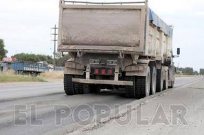 Vialidad Provincial recibi� a vecinos de Loma Negra