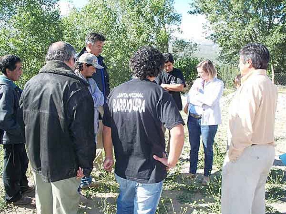 Intendenta hizo una recorrida por la barda del �ireco