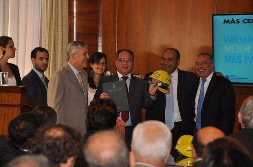M�s inversi�n en obras del gobierno nacional para el distrito de Ituzaing�