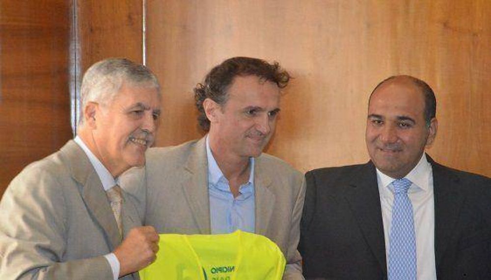 Katopodis y De Vido firmaron un convenio por m�s obras p�blicas