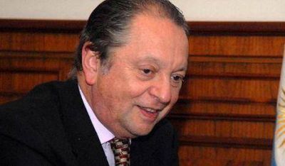 "Hay que reconstruir a la UCR"