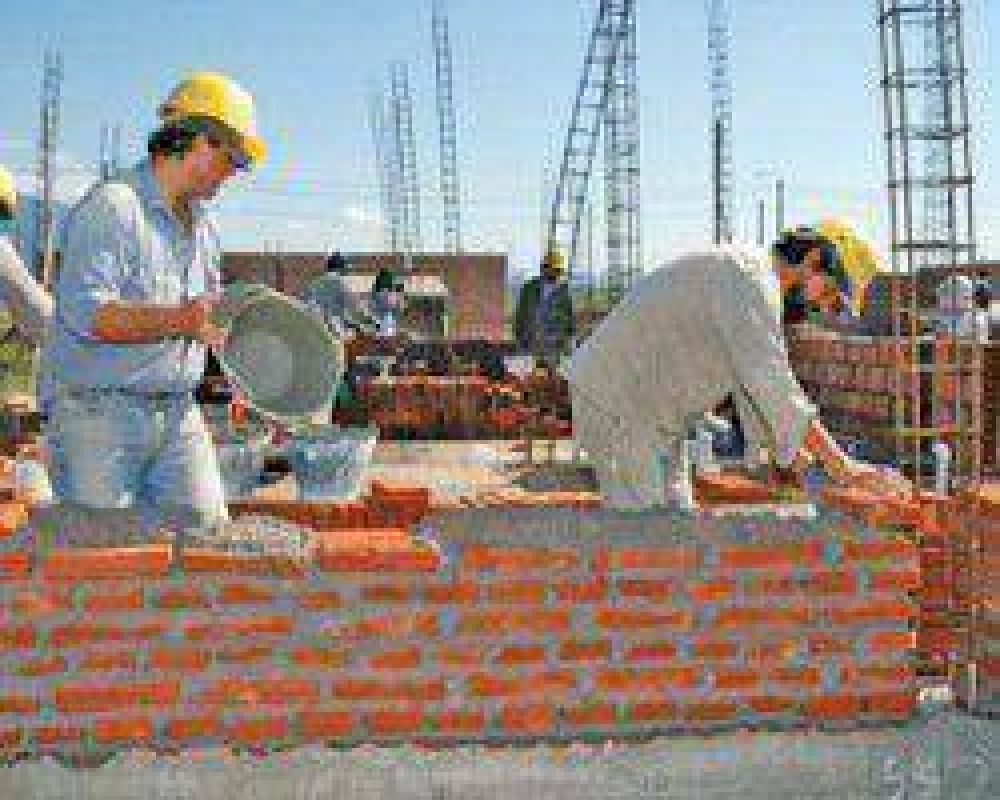 En San Juan la obra p�blica creci�, pero la privada baj�