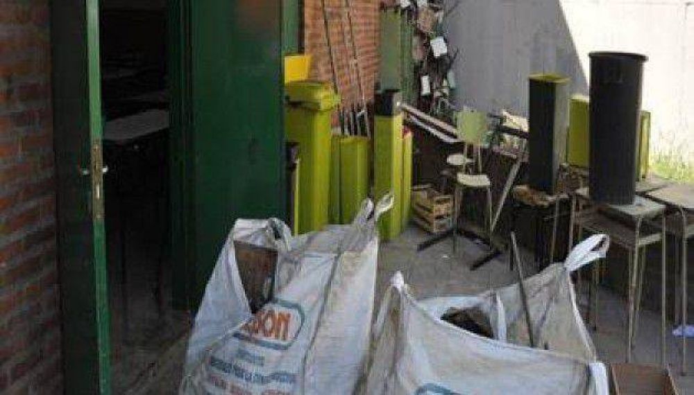 Denuncian problemas edilicios en escuelas porte�as