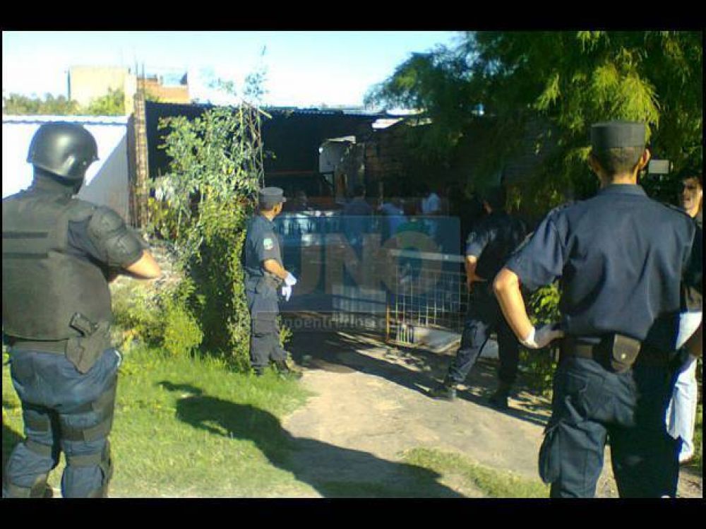 Doce demorados por hechos de violencia en calle Vicente del Castillo
