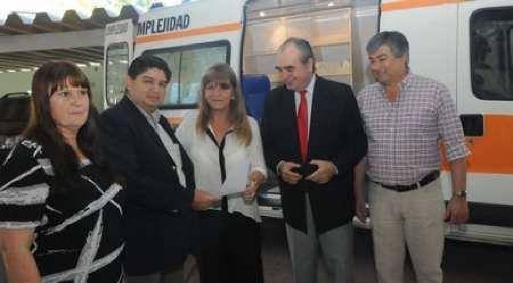 Entregaron ambulancia con equipamiento de alta complejidad a cooperativa de Machagai