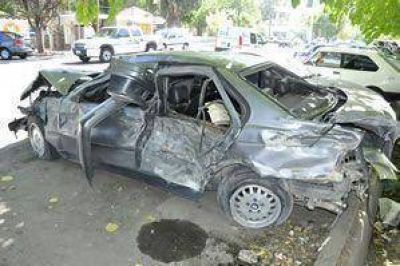  Una joven grave al volcar el auto en el que iba con amigos