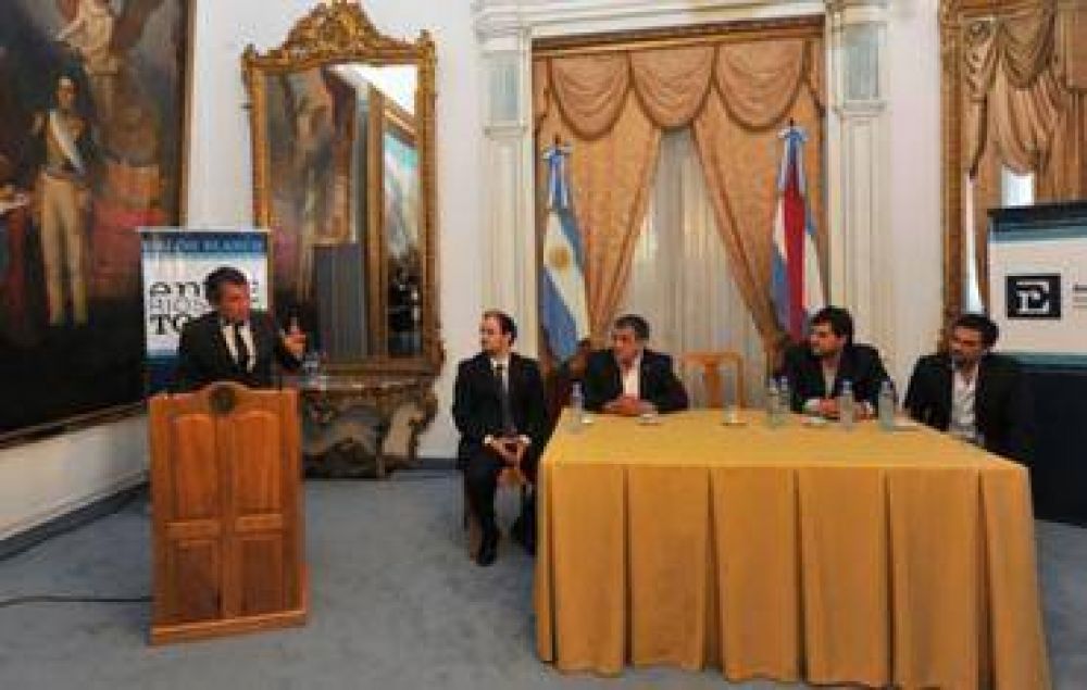 Dijo Urribarri que en Entre R�os hay �muy buen equipo�