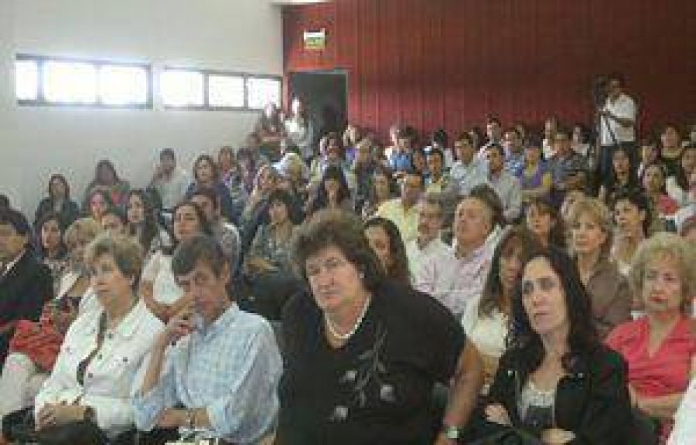 Presentaron el pos t�tulo de especializaci�n docente