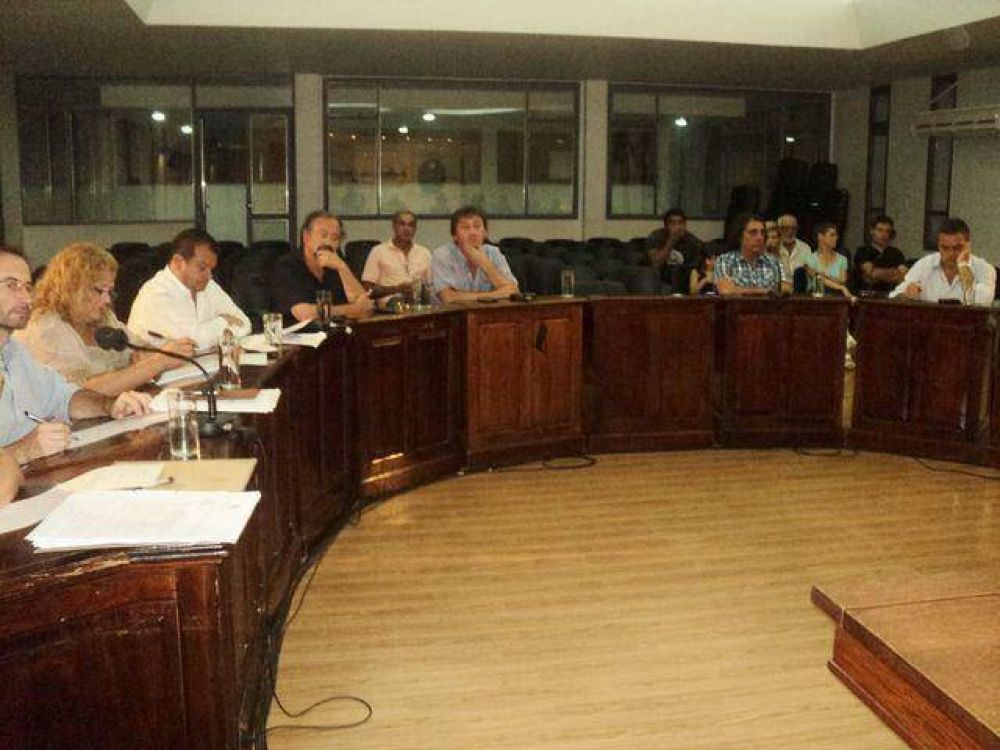 HCD: Los concejales aprobaron cobrar por mes $10000 y Carossi $46000 m�s vi�ticos