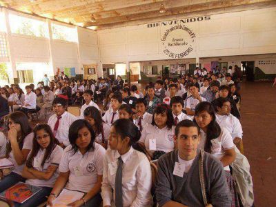 Otra oportunidad para los alumnos que se quedaron hasta con cuatro materias