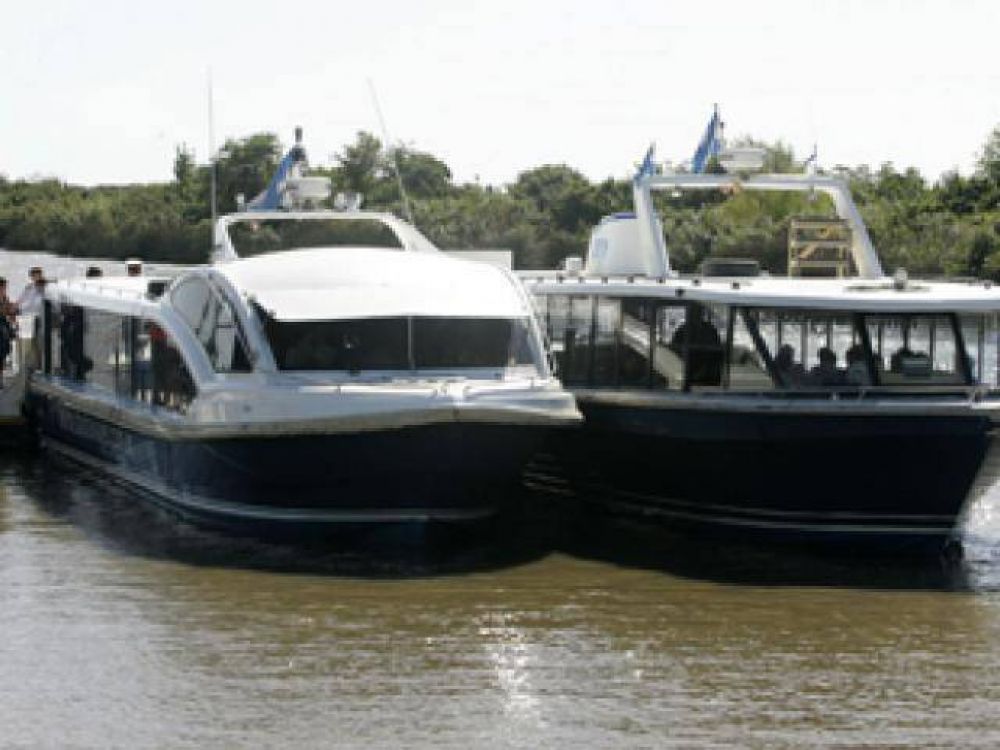 Sali� el catamar�n a Tigre
