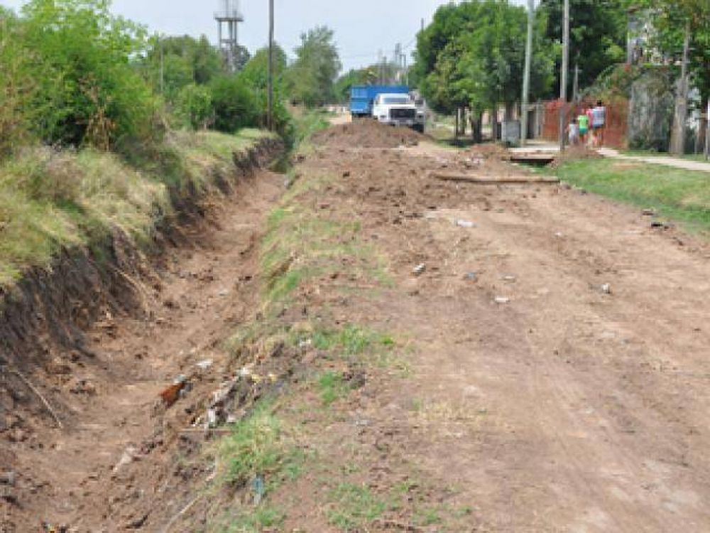 Contin�an las obras en distintas zonas de Florencio Varela