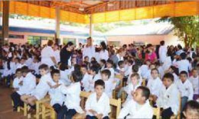Entregaron m�s de cien Aulas M�viles del programa �Gur� Digital� en Garup�