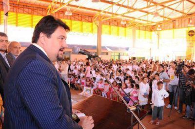 En cuatro d�as la provincia inaugur� 7 obras educacionales 