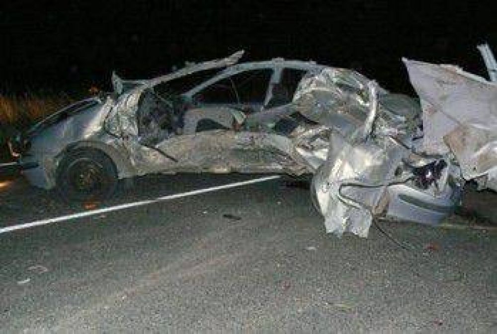 Fatal accidente en la ruta 88. Se mutil� al chocar con un cami�n